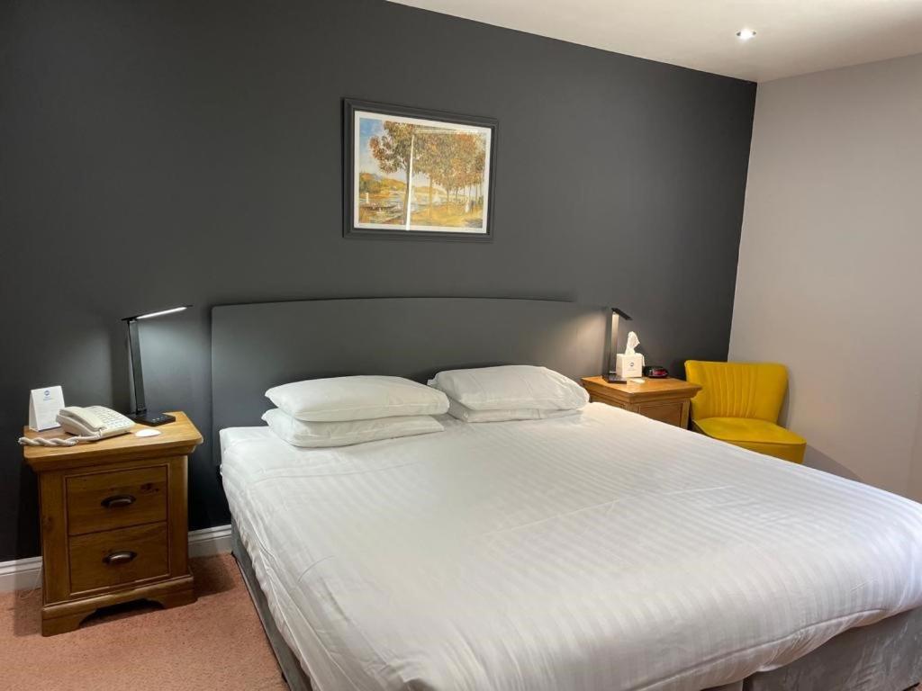 Best Western Claydon Hotel Exterior photo